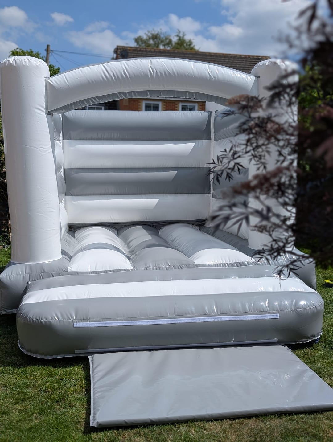 The Ultimate Party Experience - Softplay and Bouncy Castle hire - image 3