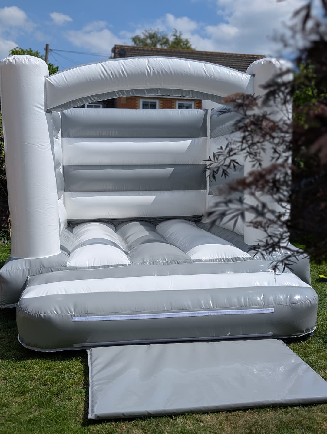The Ultimate Party Experience - Softplay and Bouncy Castle hire - image 3