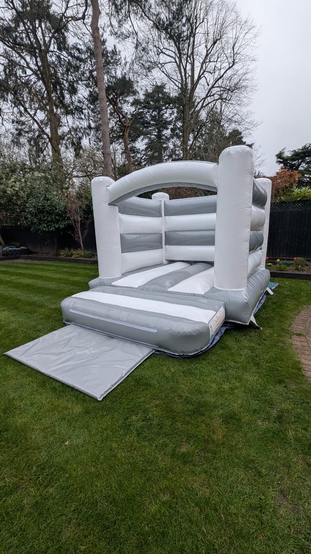 The Ultimate Party Experience - Softplay and Bouncy Castle hire - image 4